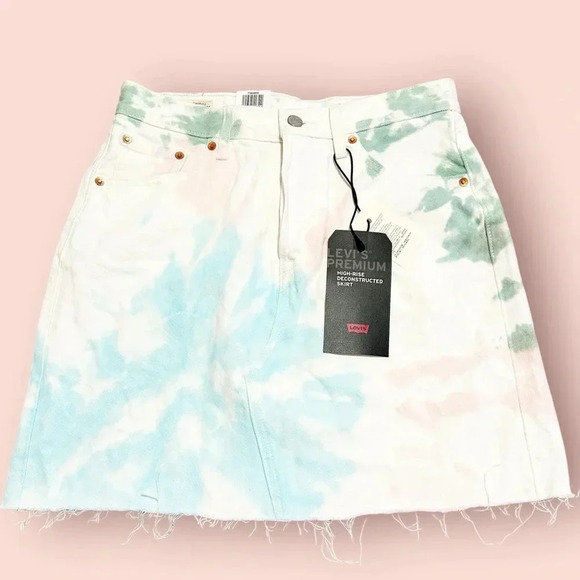 NWT Levi's High-Rise Deconstructed Tie Dye Jean Skirt in White size 28/6 - Picture 3 of 15